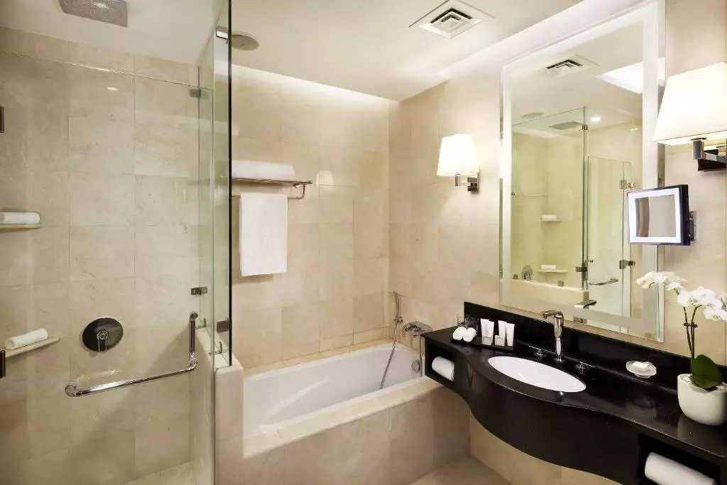 Best Plaza West Bay Hotel
